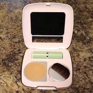 SOLD OUT! Mary Kay Perfect Pair Compact and Brush Combo NWT
